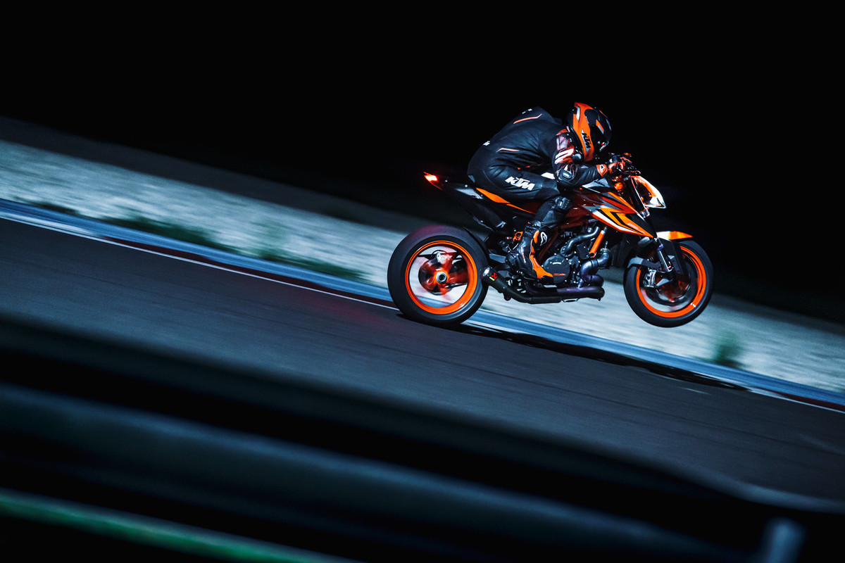 2022 KTM 1290 SUPER DUKE R/EVO海外發表